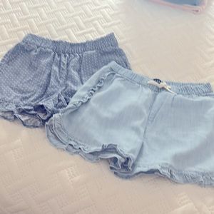 Set of two girls Gap shorts